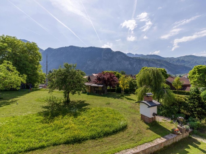 Apartment with mountain view