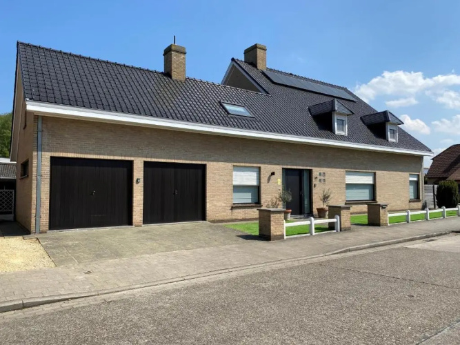 Maison de Marcel Big house near centre free parking