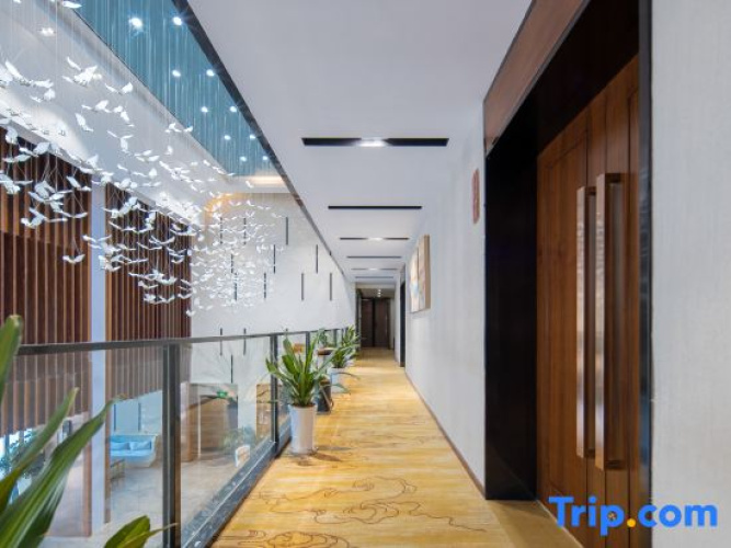 Jiayue  Grand Hotel
