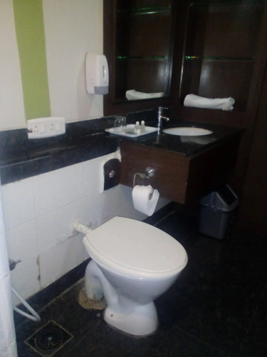FabHotel Santhome Inn