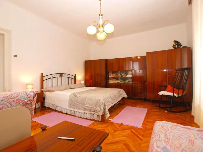 Apartment 1582