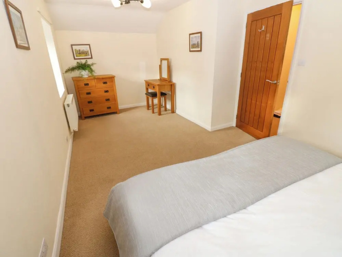 3 Eden Lodge