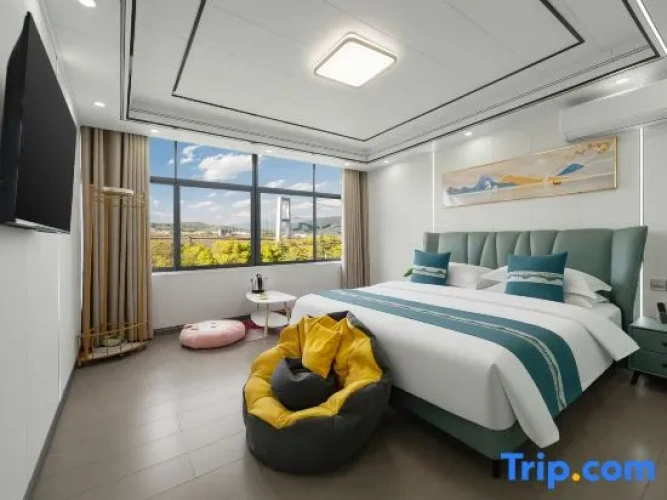 Standard Double room with river view