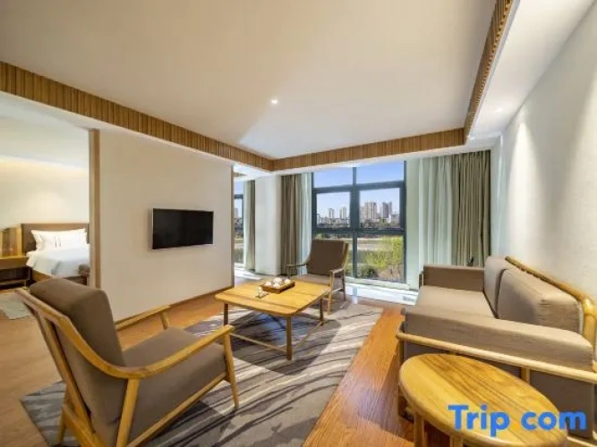 1 Bedroom Suite with river view