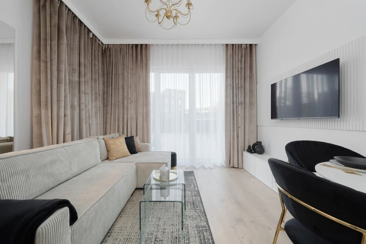 Tastefully Arranged Studio by Renters
