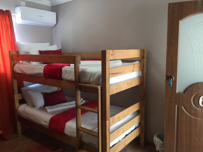 Chiloto Guest House