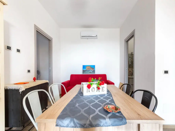Attractive Apartment in Realmonte with Shared Swimming Pool
