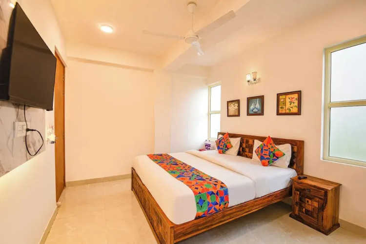 Fabhotel Blu Lagoon Inn