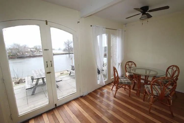 Riverview Cottages