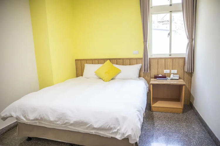 Holiday Hotel