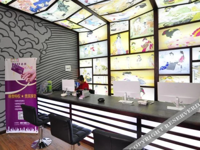 CLOUDS Hotel (Kunming New Luosiwan)(云之尚酒店(昆明新螺蛳湾店))