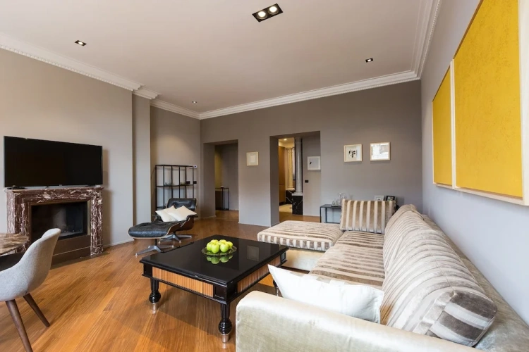 2 Bedrooms Apartment