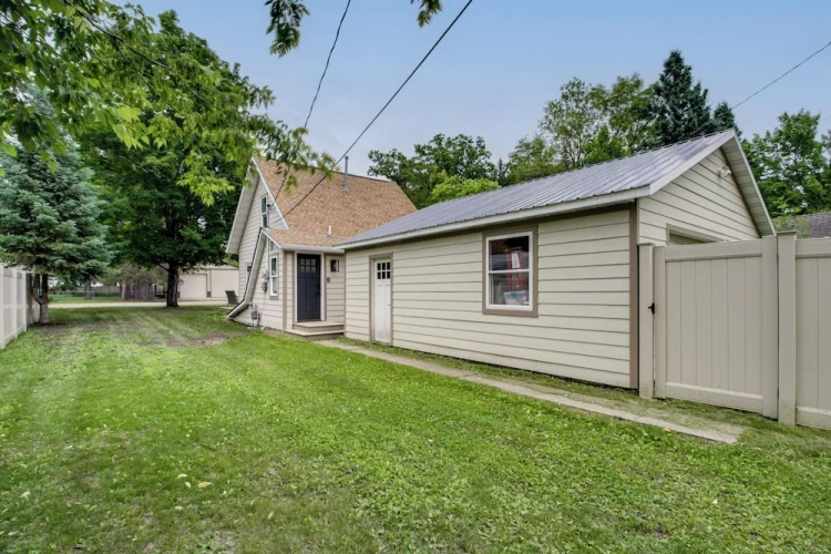 2 Bedrooms Cottage
