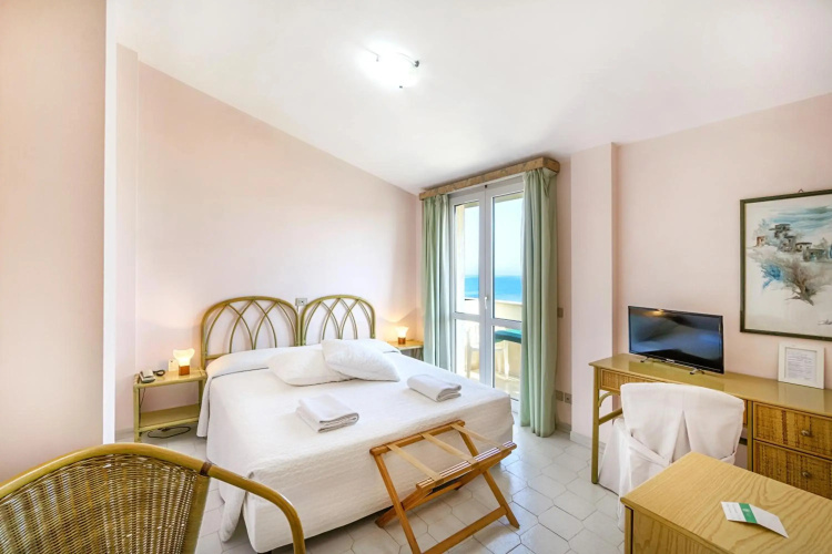 Hotel Mida