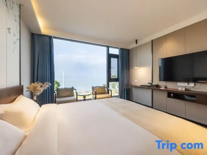 Standard Double room with lake view
