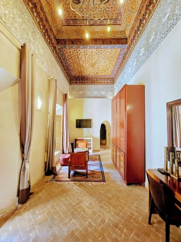 Executive Suite with courtyard view