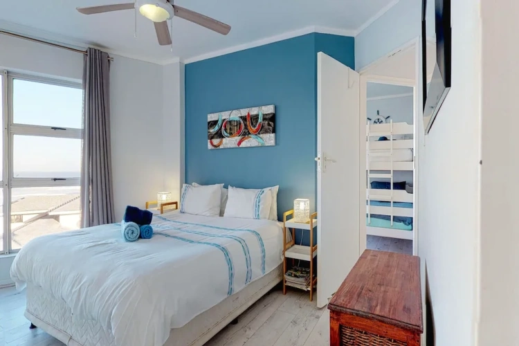 2 Bedrooms Classic Apartment with balcony