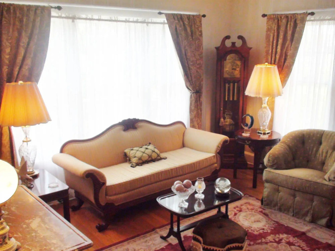 Barrington Manor Bed and Breakfast