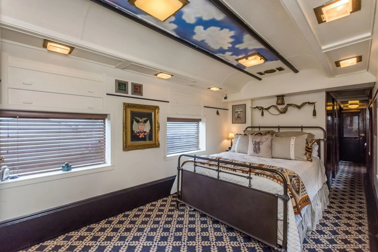 Pullman Train Car