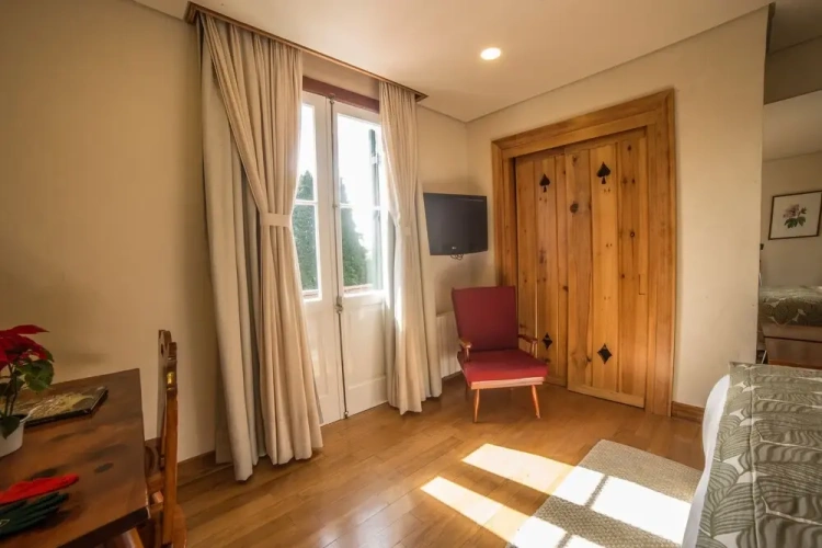 Apartment with land view
