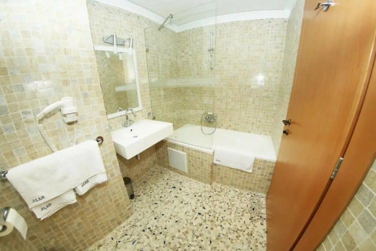 Standard Single room