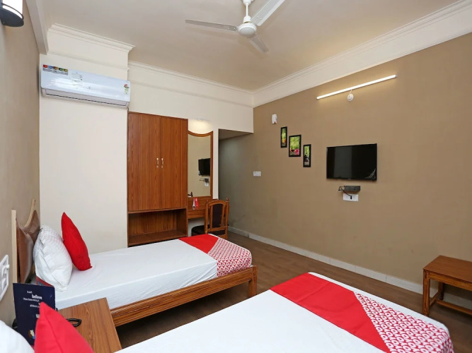 OYO 11675 Hotel Prahlad Inn