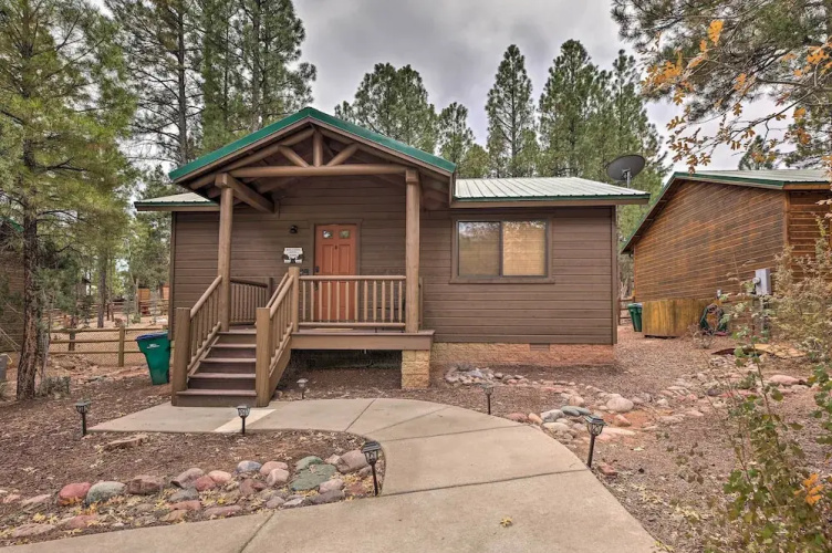 Pet-friendly Show Low Cabin w/ Trail Access!