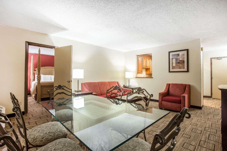 Quadruple Suite