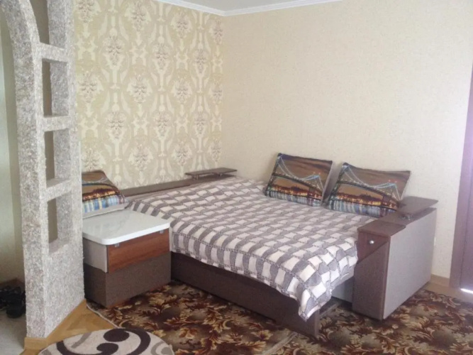Apartment on Ivasyuka 11