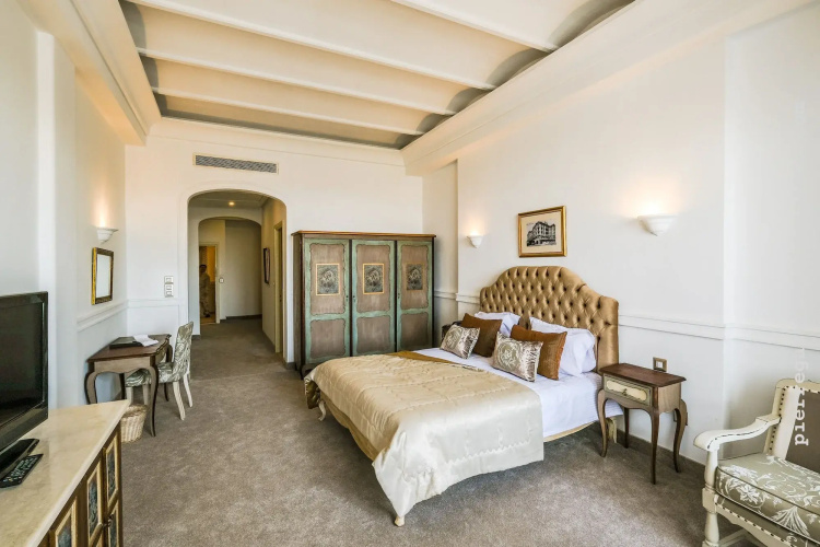Majestic Hotel
