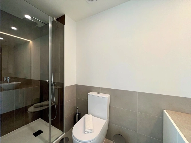 2 Bedrooms Apartment