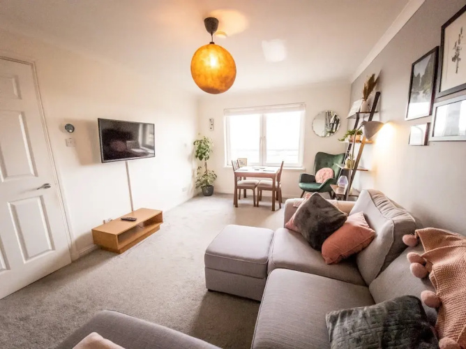 Tranquil 2Bed/2Bath Duplex Falkirk