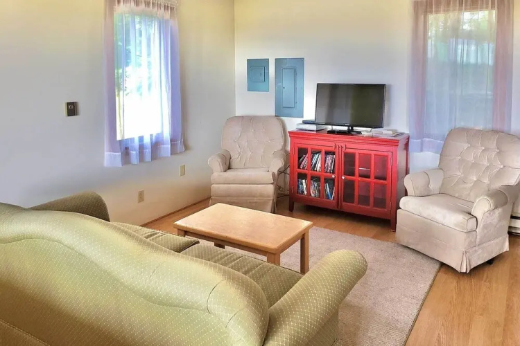 Mountain Top Country Hideaway: 48 Acres, Fire Pit!