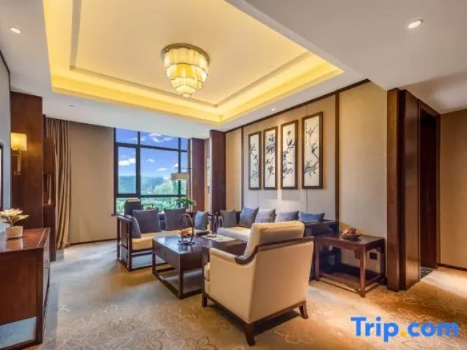 Deluxe Double Suite