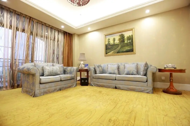 Nanjing Suning Universal Hotel