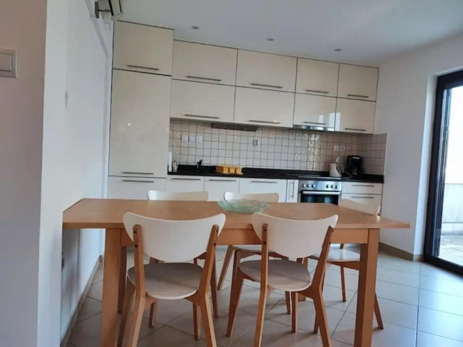 3 Bedrooms Apartment