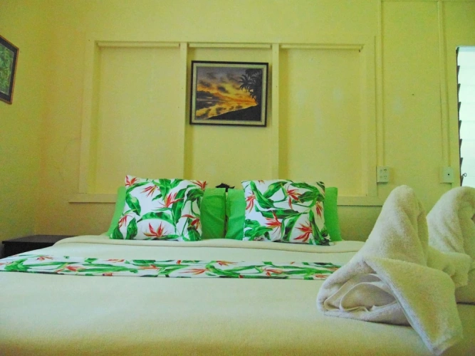 2 Bedrooms Cottage beachfront