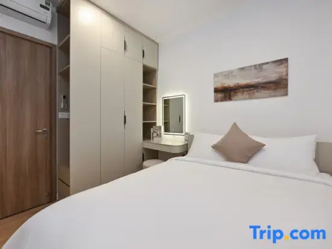 2 Bedrooms Double Apartment with city view