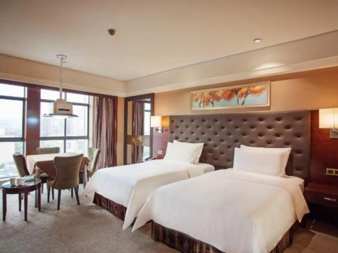 Jinlong Yufeng Hotel