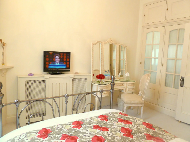 Hesketh Crescent Apartment