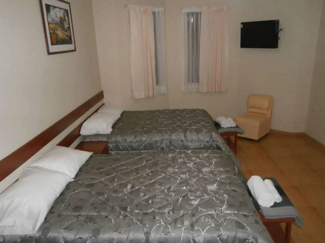 Yanay Inn