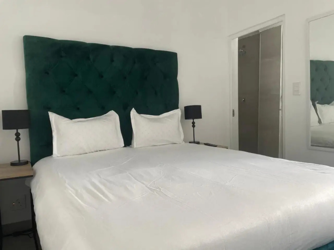 15 On Burns Guesthouse