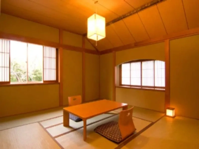 Standard Double Family Basement room