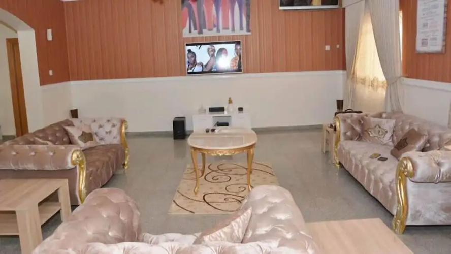 Champions Lodge