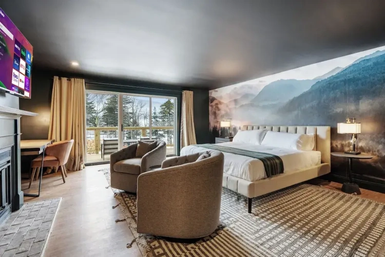 Grand room