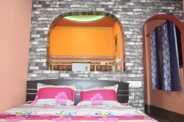 12 Homestay Apartments