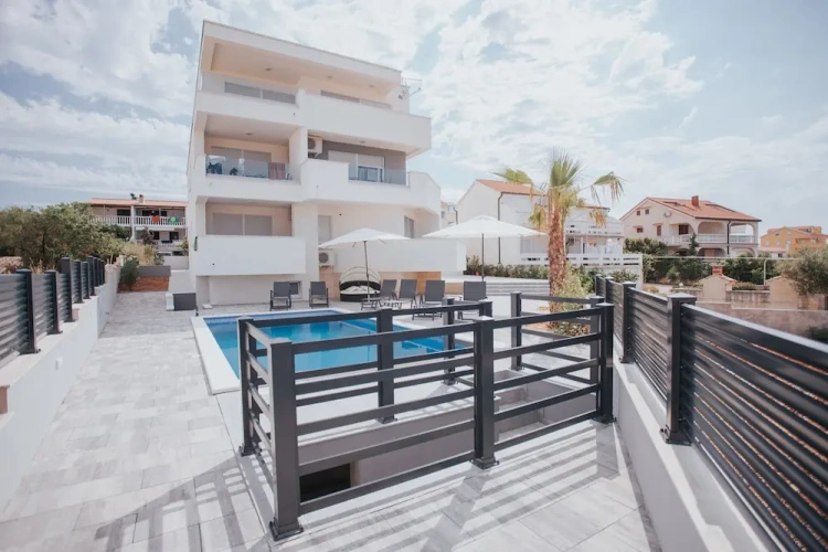 Deluxe Villa