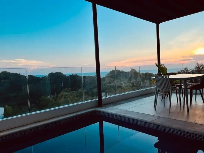 3 Bedrooms Deluxe Apartment with sea view