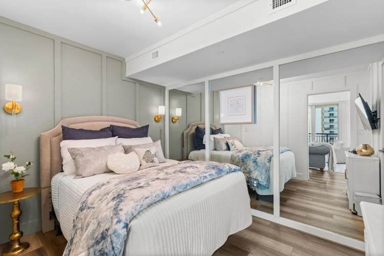 1606 Brighton 3 Bedroom Condo