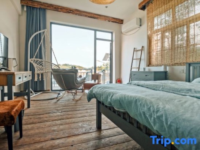 Standard Double room with view